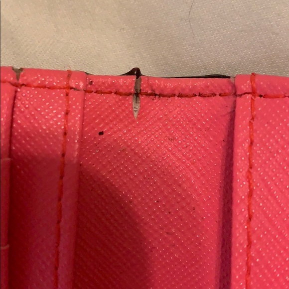 Kate spade wallet, unique pink pattern - Picture 5 of 6